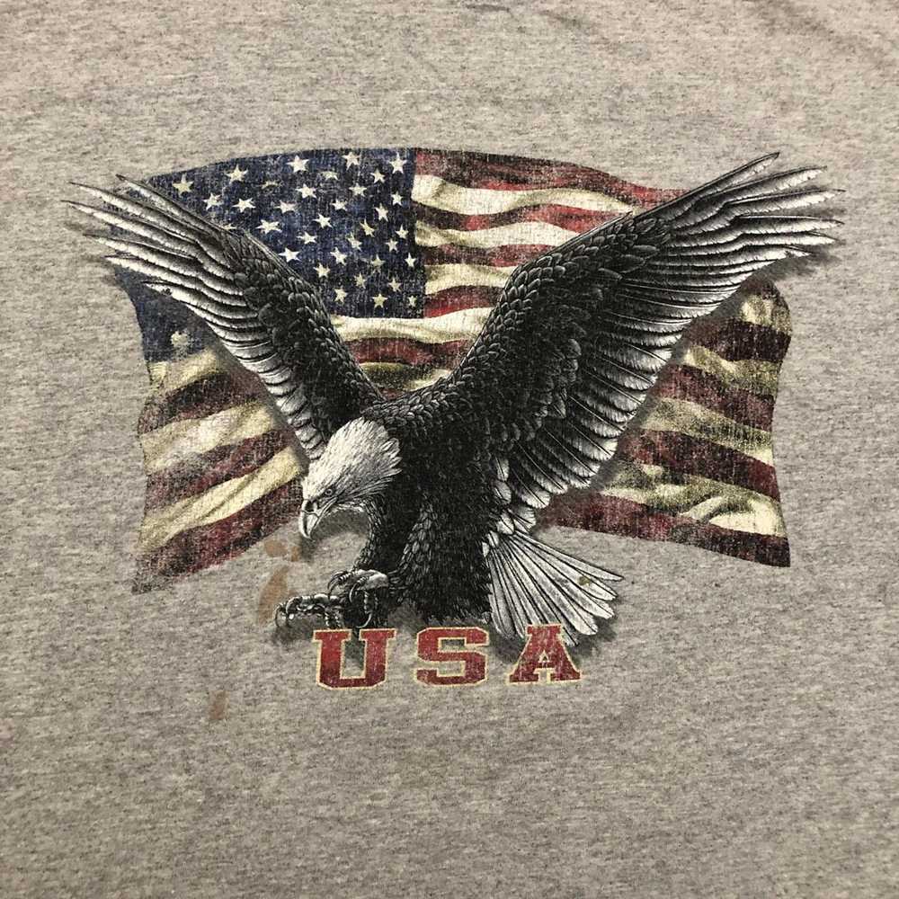 Gildan Grey Distressed USA Flag Bald Eagle Graphi… - image 3