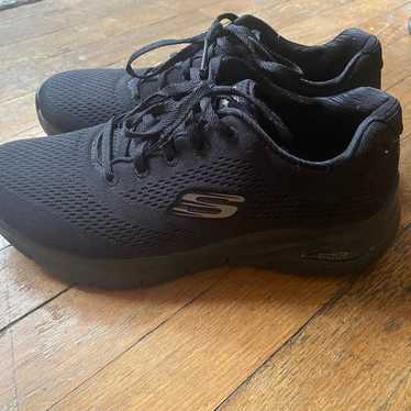 Skechers air cooled arch fit wide shoes