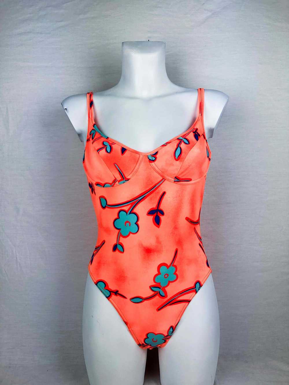 Maillot de bain à fleurs - image 2