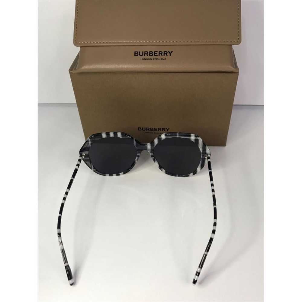 Burberry Oversized sunglasses - image 6