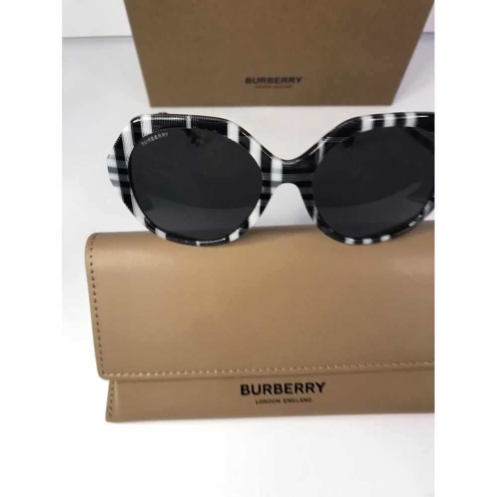 Burberry Oversized sunglasses - image 8