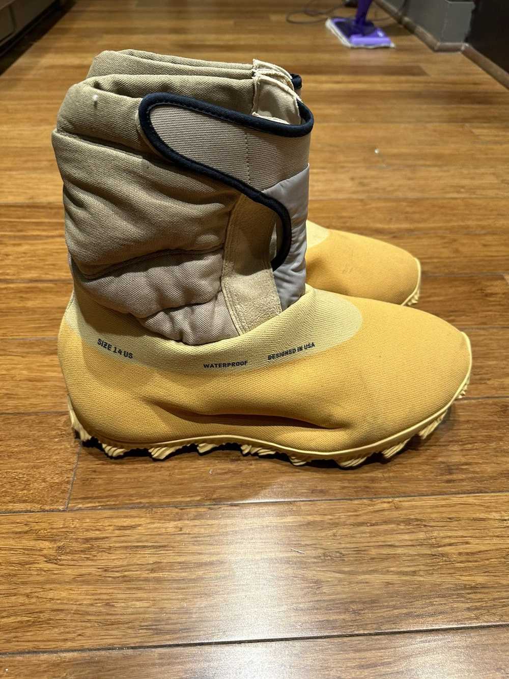 Yeezy Season Yeezy Knit Runner Boot Sulphur Size … - image 3