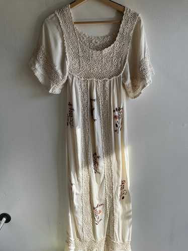 Vintage 1970’s Embroidered Linen Dress