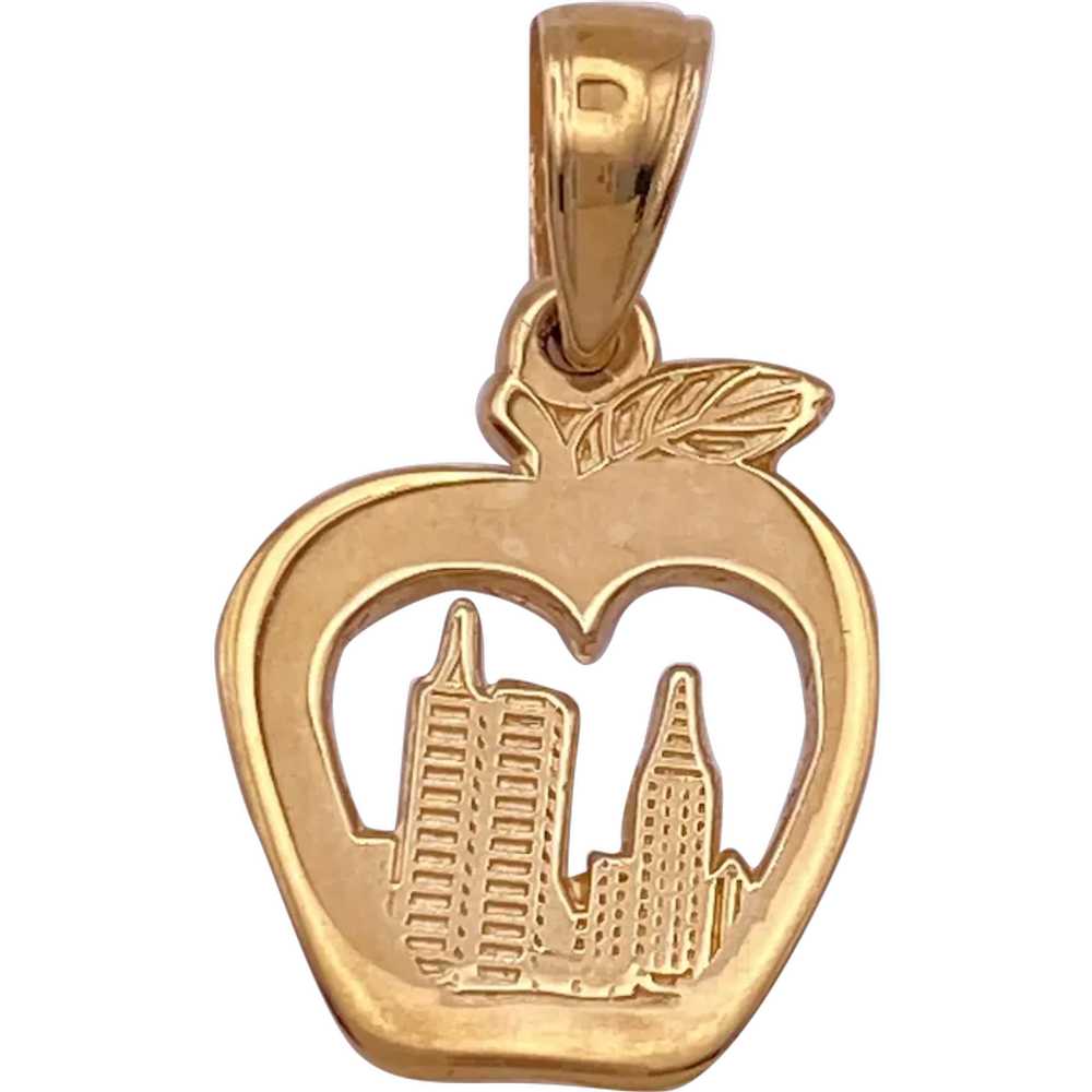 New York Big Apple Skyline Charm 14K Gold - image 1