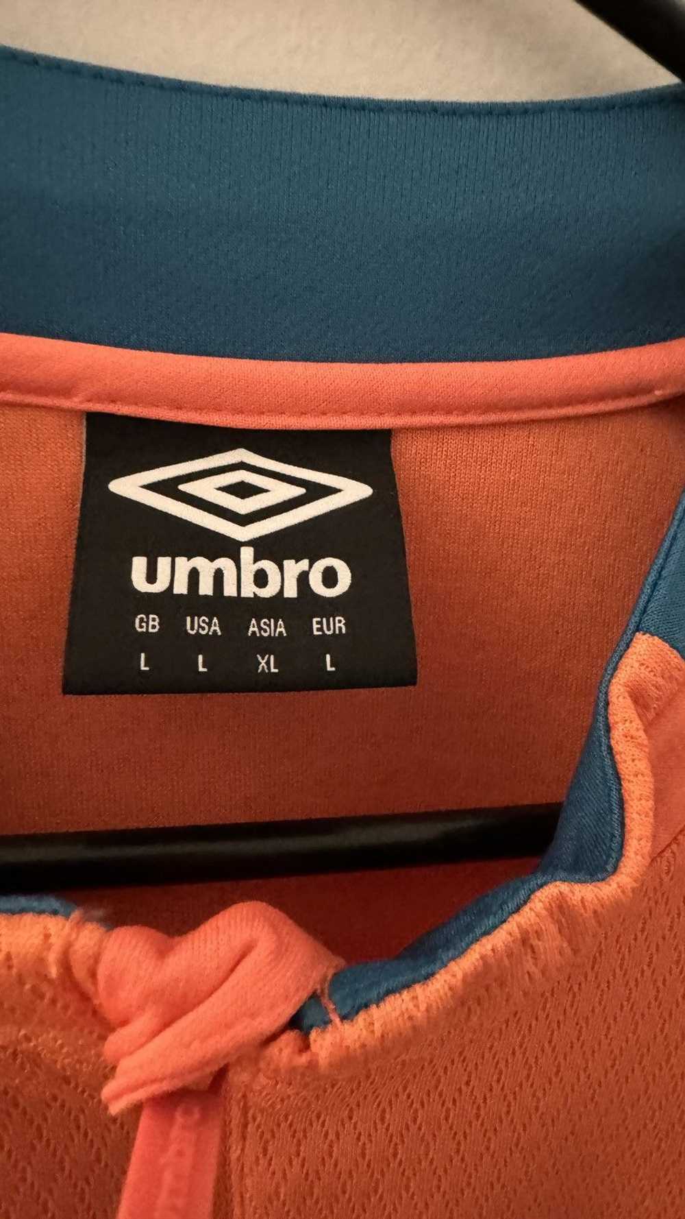 Umbro Everton training top 2021-2022 - image 4