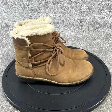 Ugg UGG Boots Women's Size 9 Caspia Round Toe Line