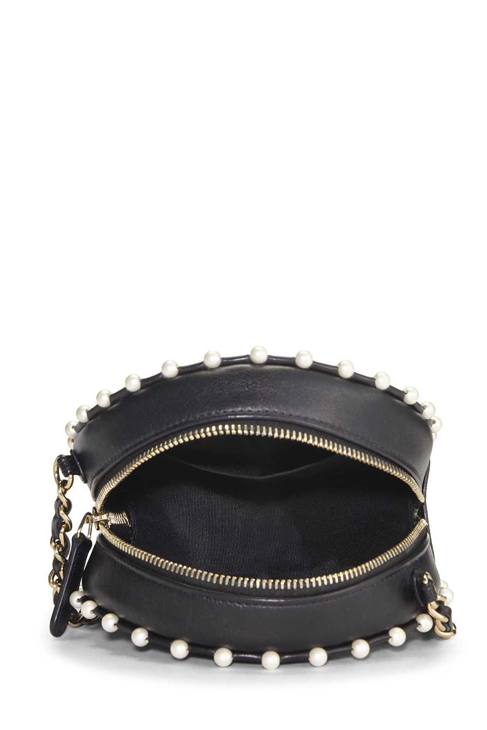 Black Quilted Lambskin Round Classic Chain Clutch - image 6