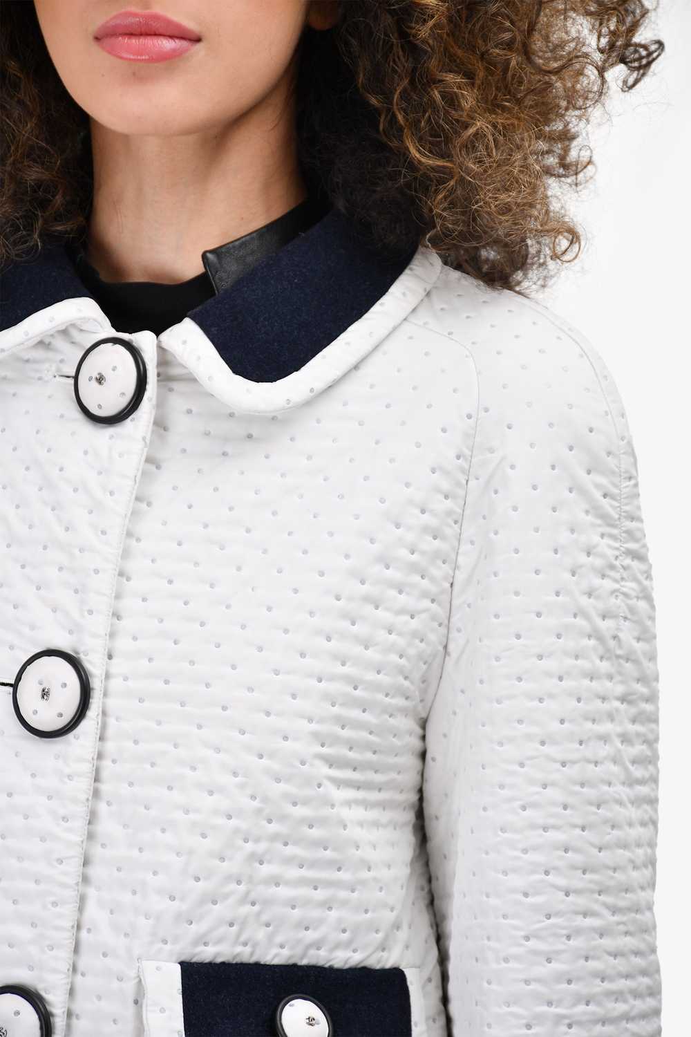 Pre-Loved Chanel™ White Perforated Fabric Jacket … - image 2