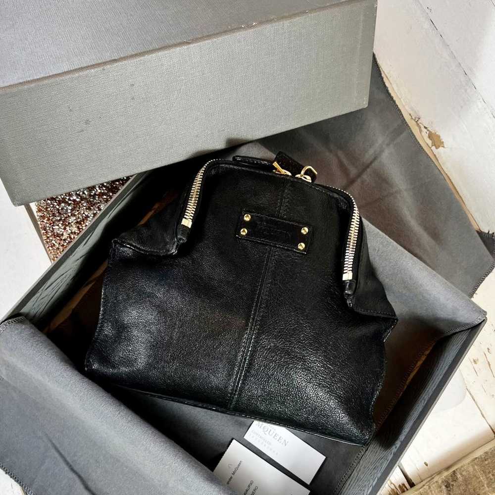 Alexander McQueen Leather clutch bag - image 9