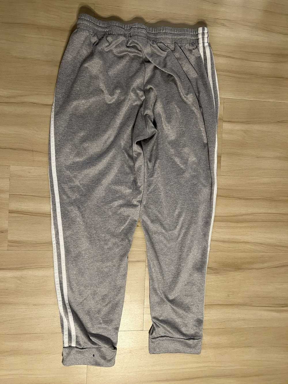 Adidas Adidas men’s Joggers in grey size L - image 5