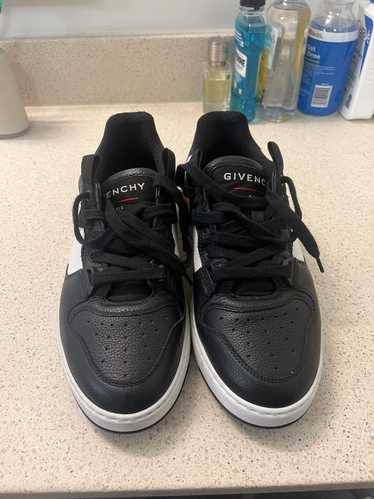 Givenchy Givenchy Lowtop Sneakers