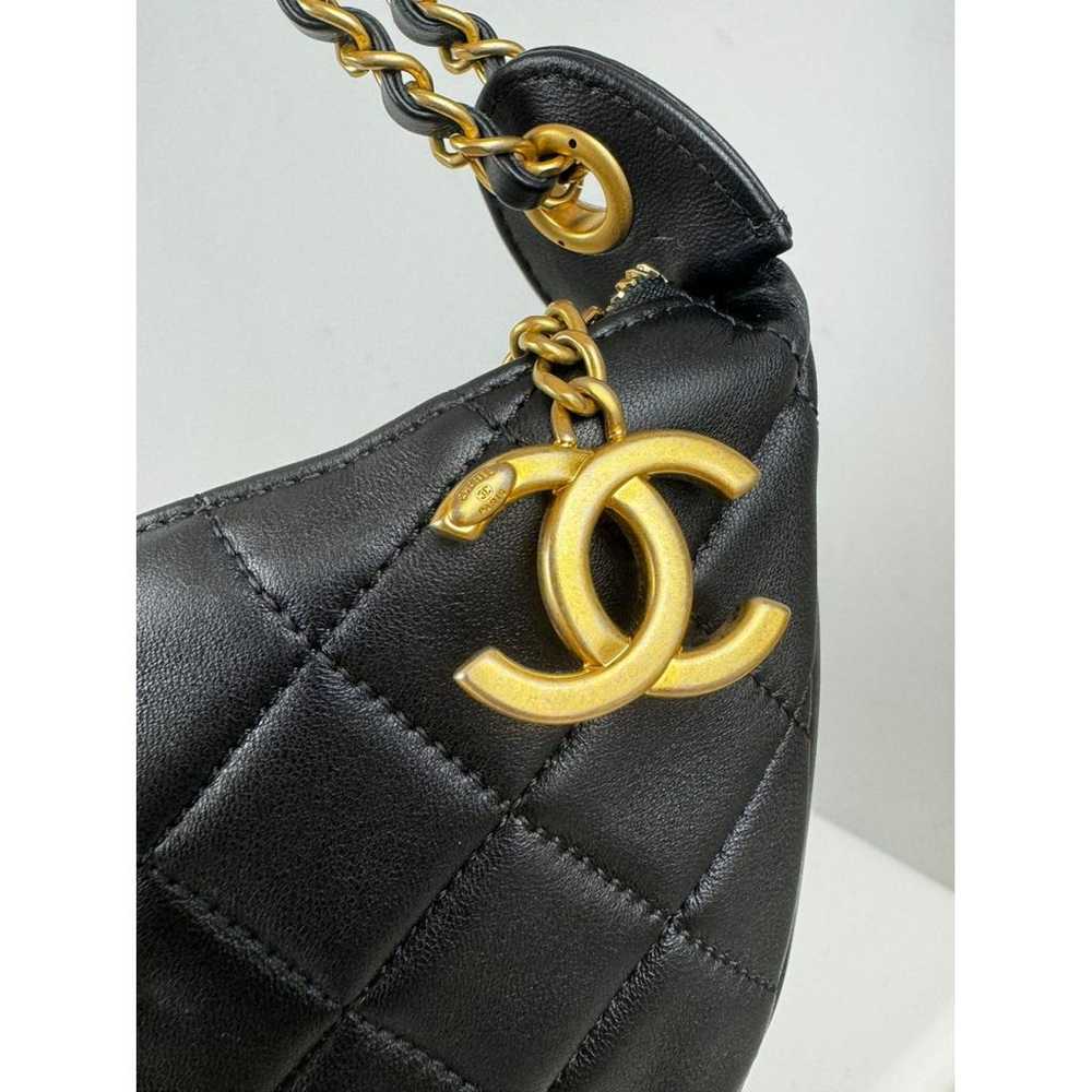 Chanel All About Chains leather handbag - image 5