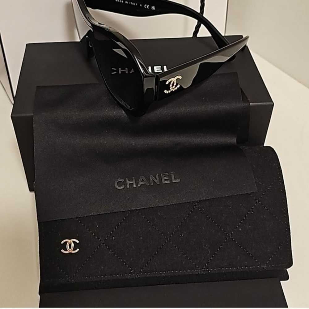 Chanel Oversized sunglasses - image 4