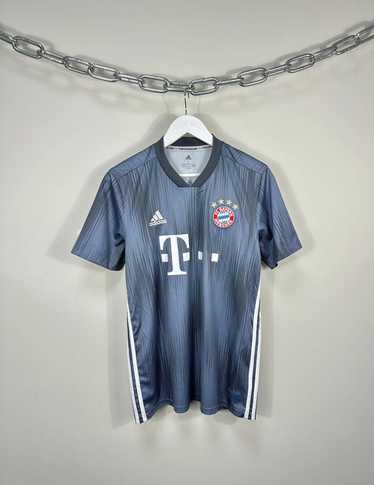 Adidas × Soccer Jersey × Streetwear Vintage Adida… - image 1