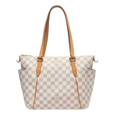Louis Vuitton Totally leather handbag