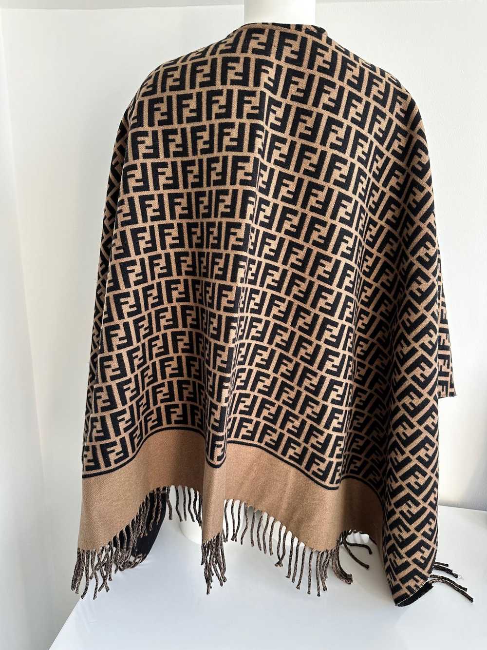 Product Details Fendi Brown Wool and Cashmere Pon… - image 3