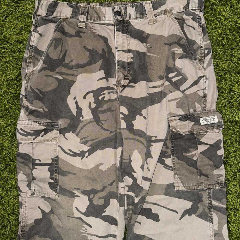 Wrangler Wrangler Baggy Camo Cargo Pants Size 36x… - image 3