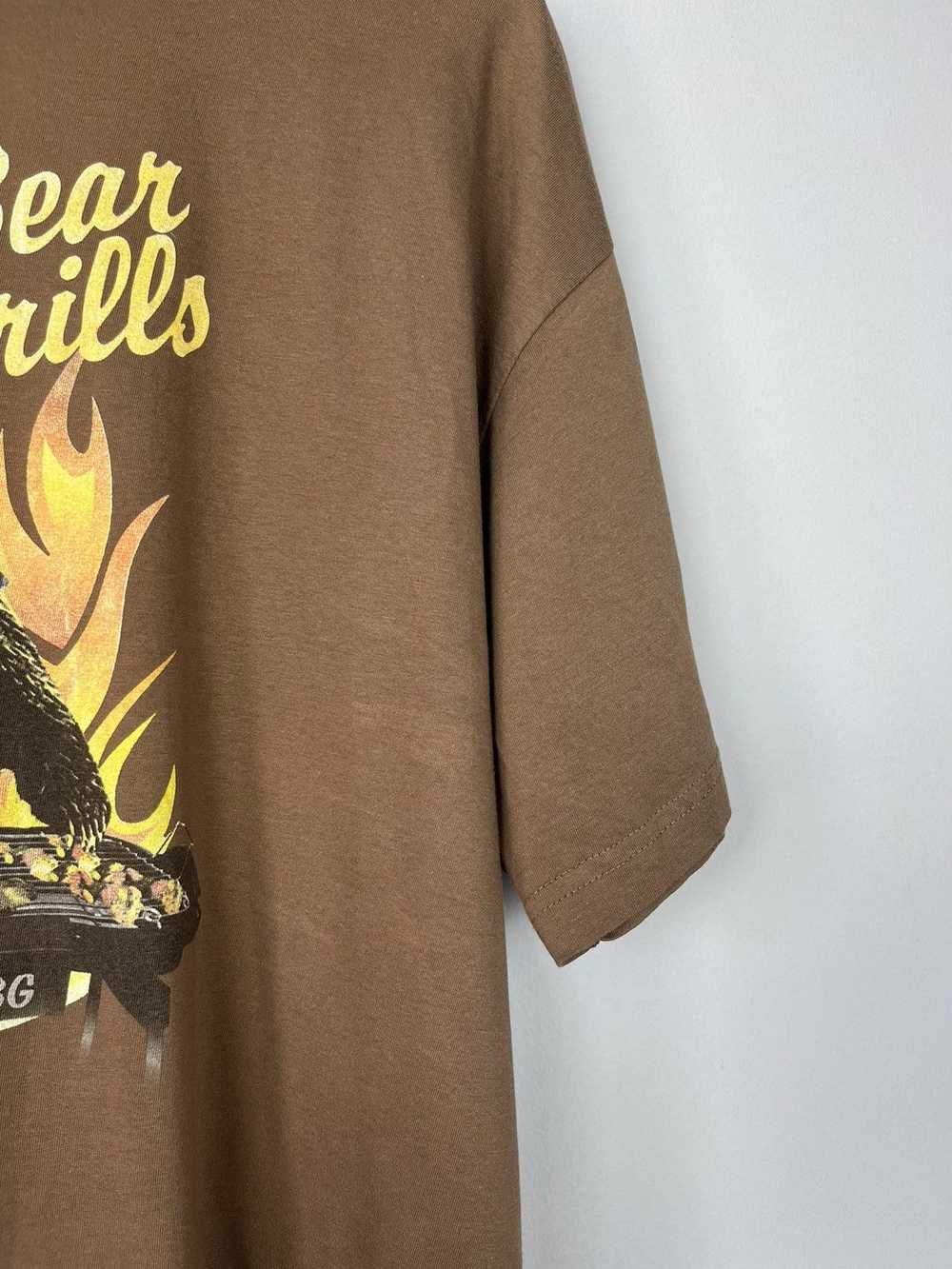 Fun Time × Streetwear × Vintage Bear Grills Hunny… - image 6