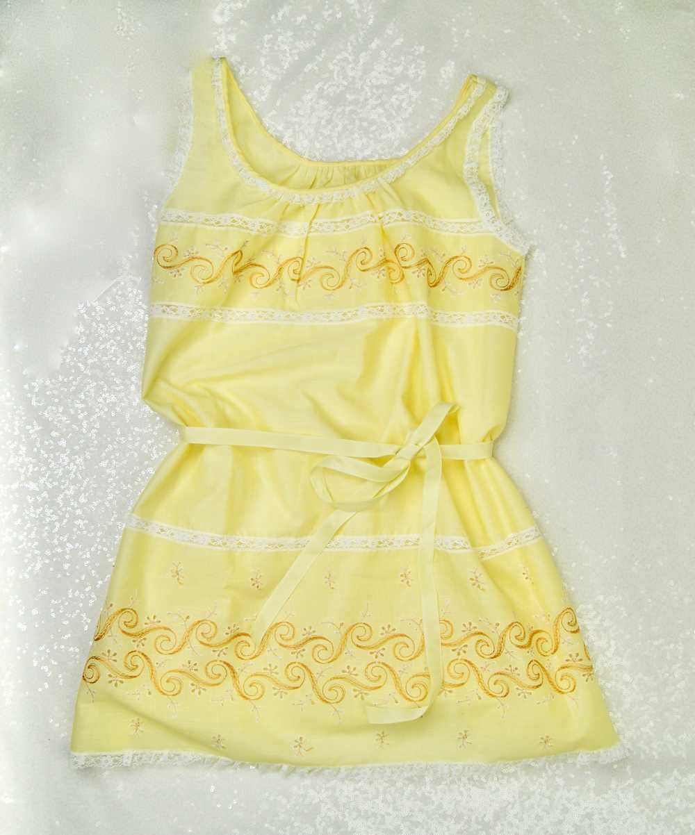 1970's Vintage Yellow Prairie Night Set - S to M - image 11