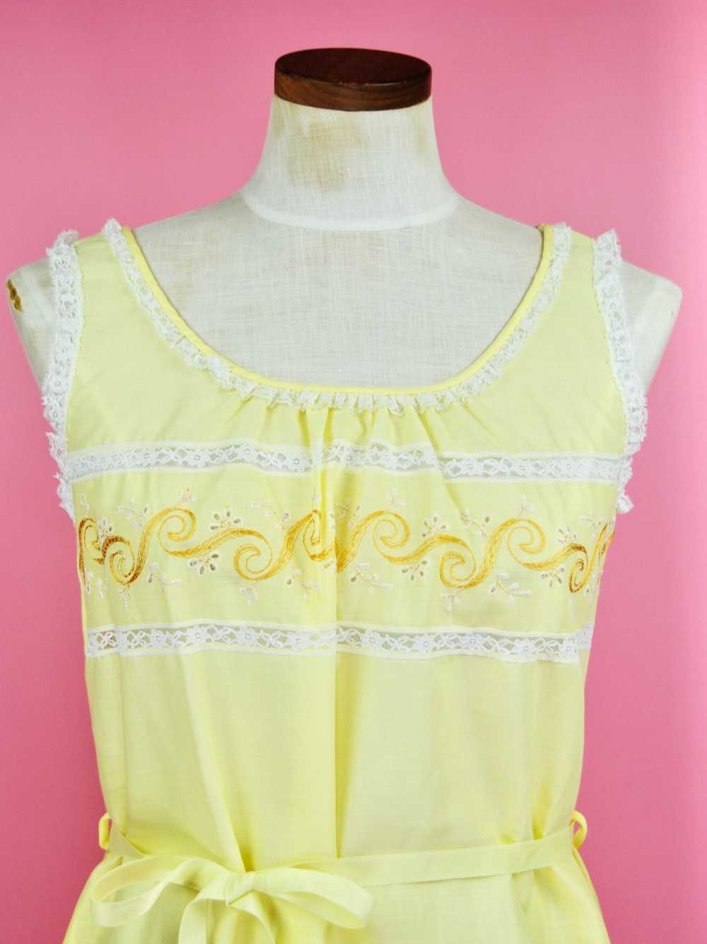 1970's Vintage Yellow Prairie Night Set - S to M - image 2