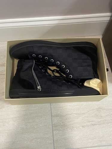 Louis Vuitton Black Louis Vuitton leather sneakers