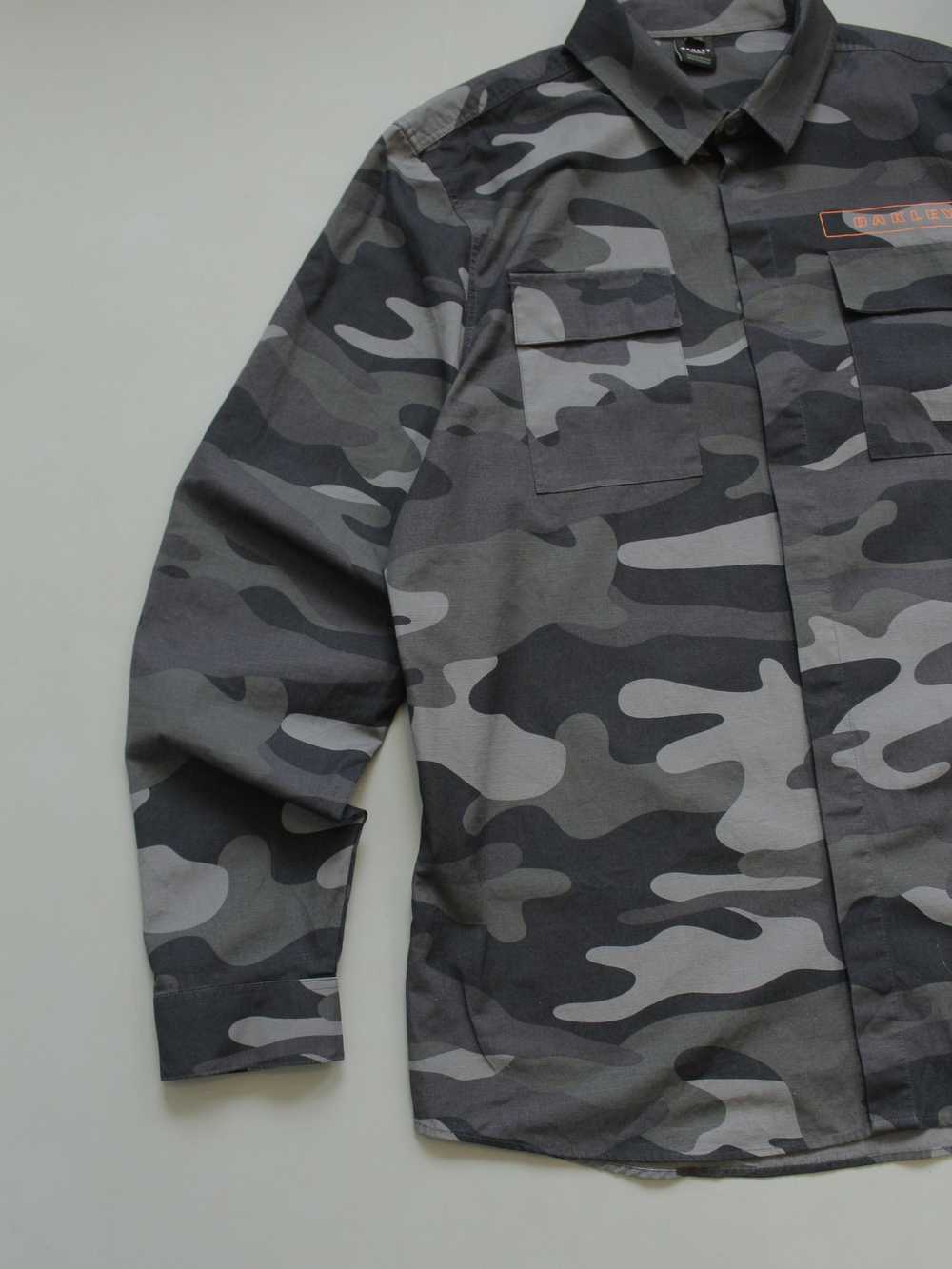 Oakley × Streetwear OAKLEY ICON CARGO CAMO SHIRT … - image 4