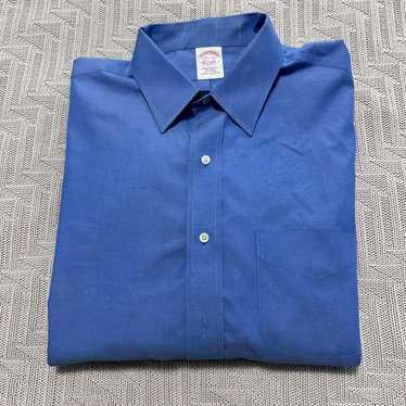 Brooks Brothers Brooks Brothers solid blue button 