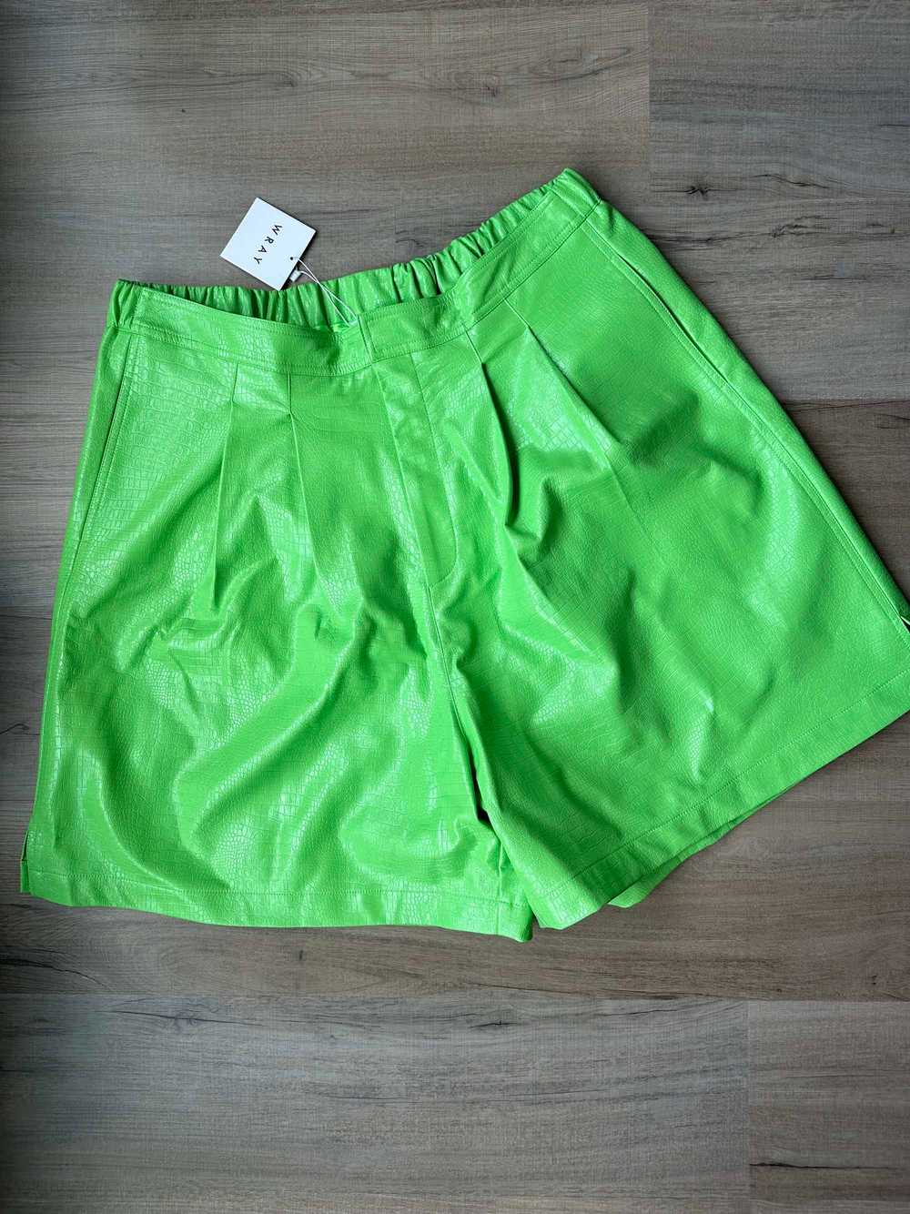 Wray Hang Trouser Shorts - Pistachio Lizard - image 5