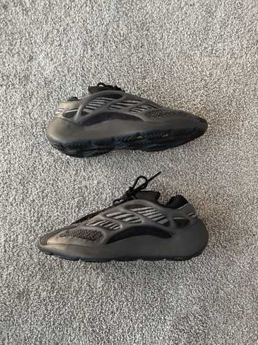 Adidas Yeezy 700 V3 - image 1