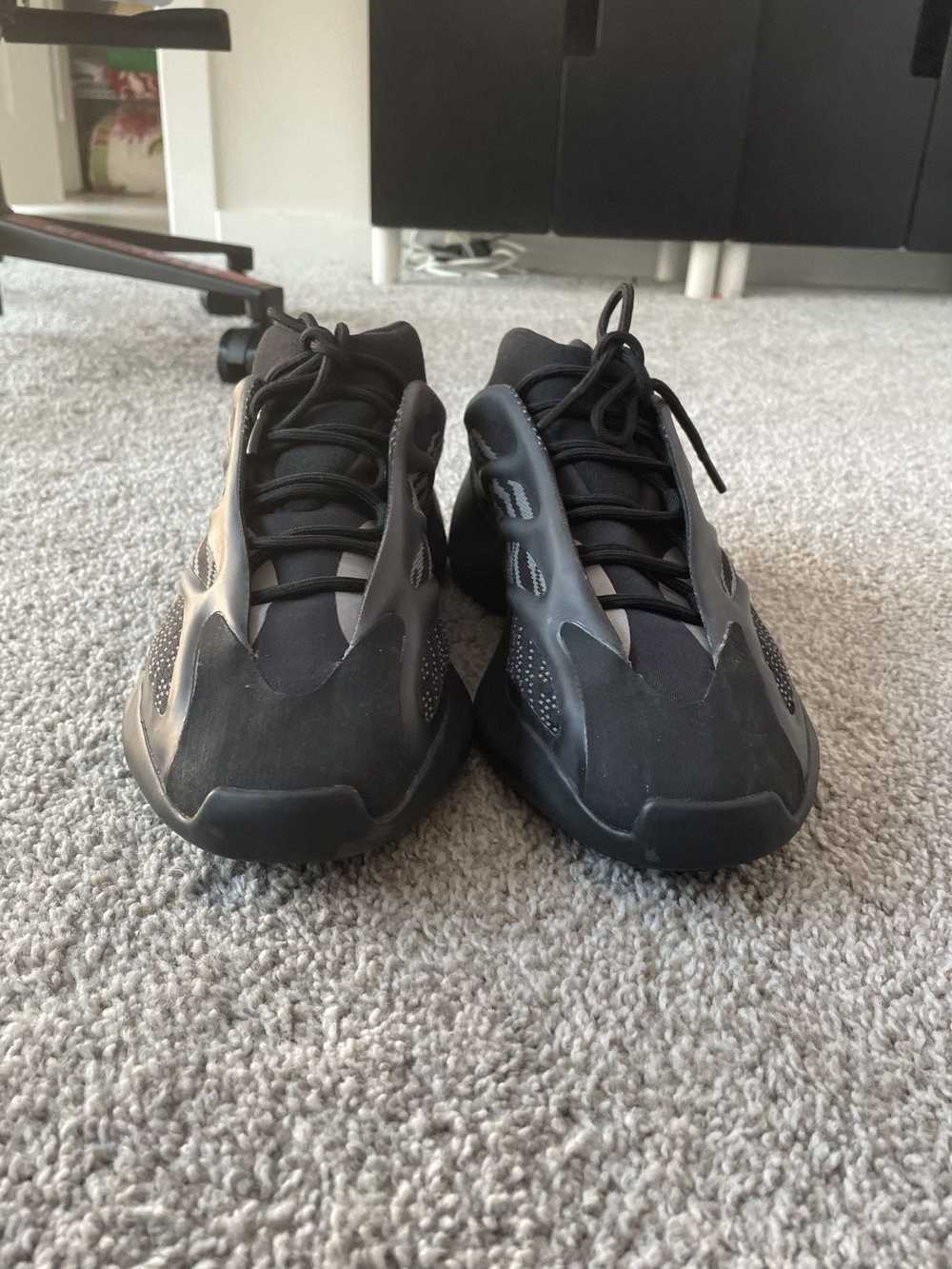 Adidas Yeezy 700 V3 - image 3