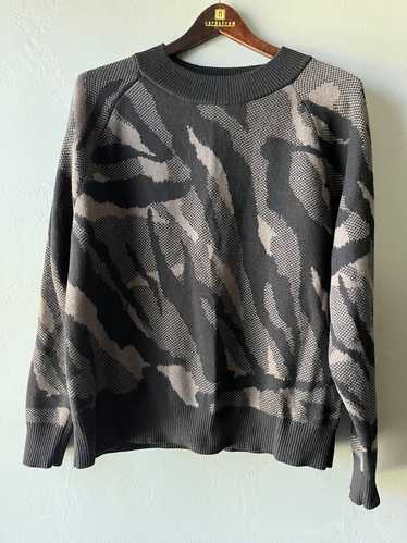 Athleta Grey and Black Sweater (M) | Used,…