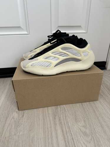 Adidas Yeezy 700 V3 Azael Size 10