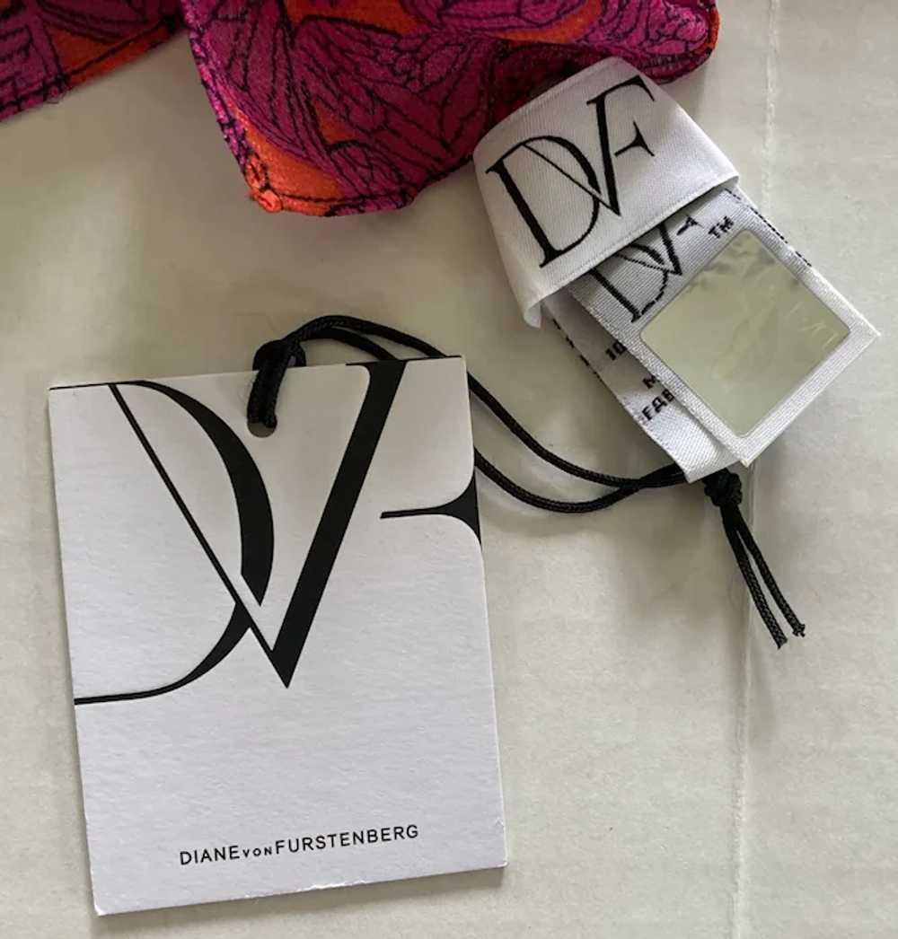 Unusual Diane Von Furstenberg Large Silk Oblong S… - image 8