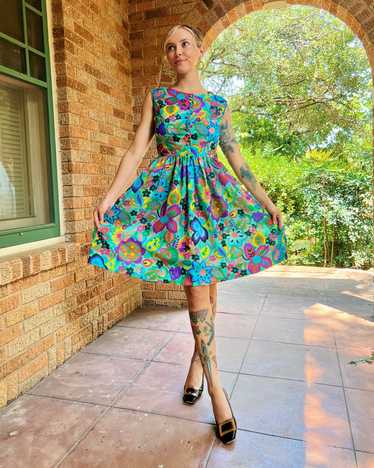 60s flower power mini dress with matching scrunch… - image 1