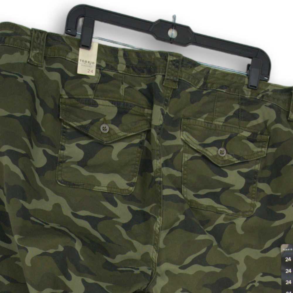 NWT Torrid Womens Cropped Pants Camouflage Cuffed… - image 4