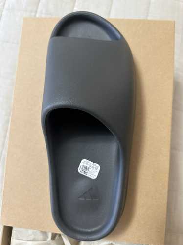 Yeezy Season Yeezy Slide “Dark Onyx” Size 11