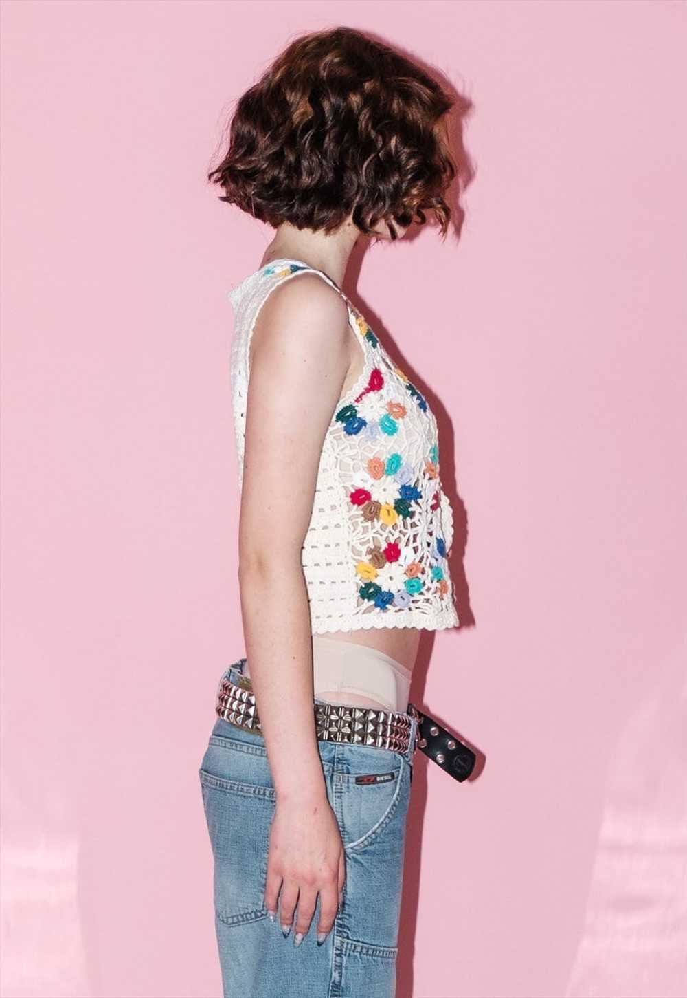 Vintage Y2K festival flower power crochet crop to… - image 4