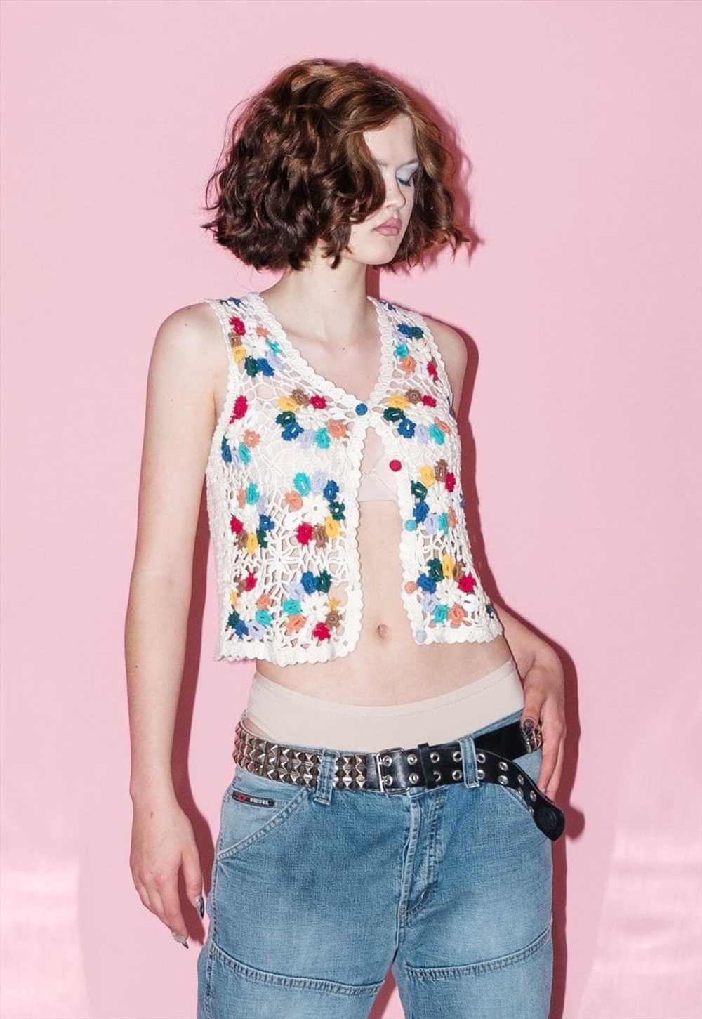 Vintage Y2K festival flower power crochet crop to… - image 5