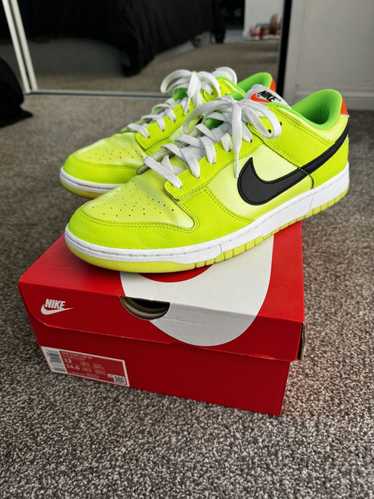 Nike Nike Dunk Low SE Volt - image 1