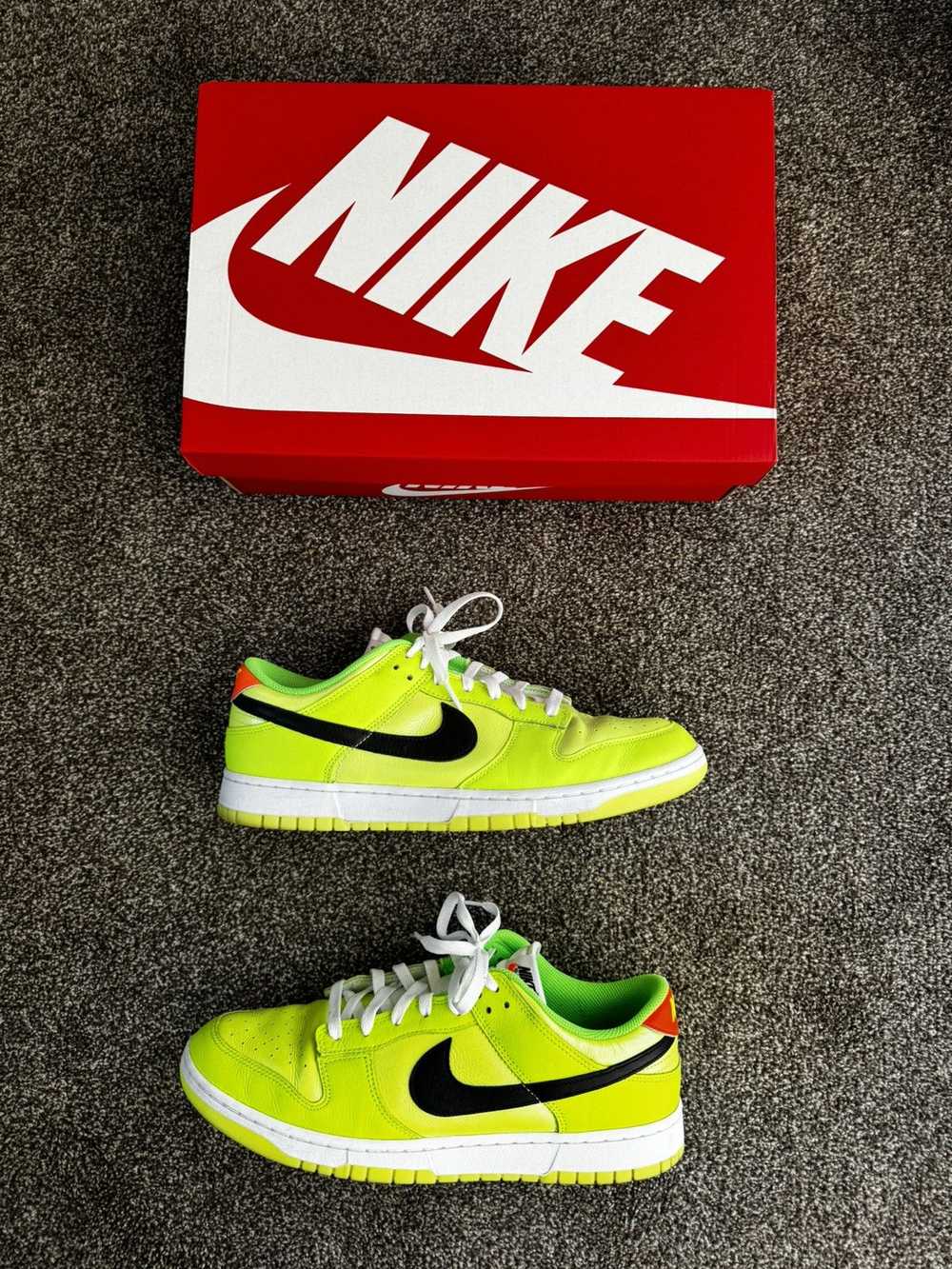 Nike Nike Dunk Low SE Volt - image 2