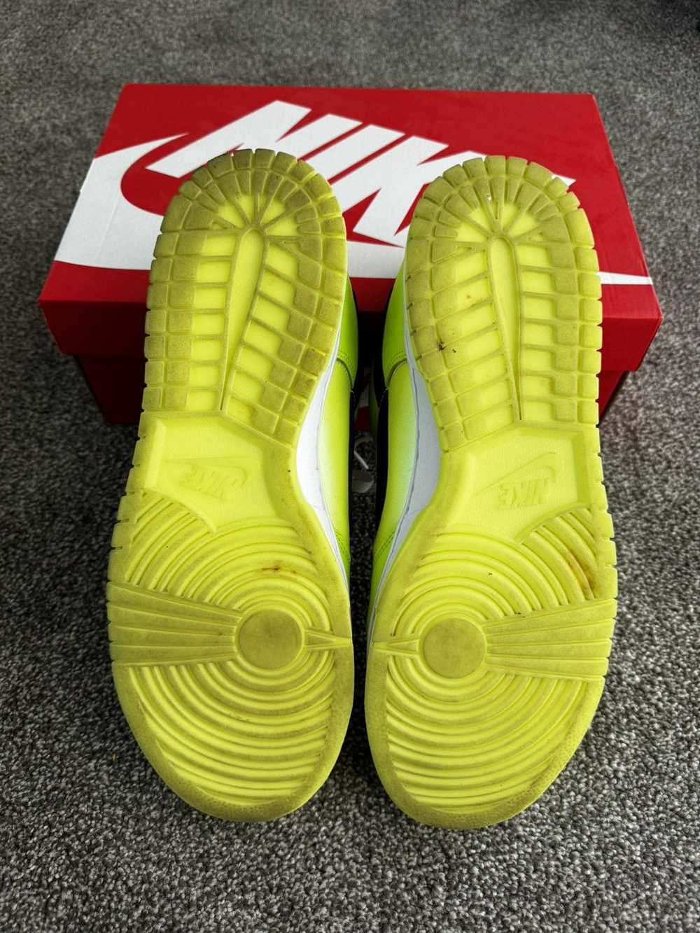 Nike Nike Dunk Low SE Volt - image 9