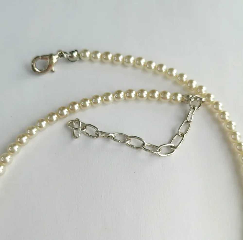 Vintage Czech Cream Faux Pearl "Y" Necklace - image 3