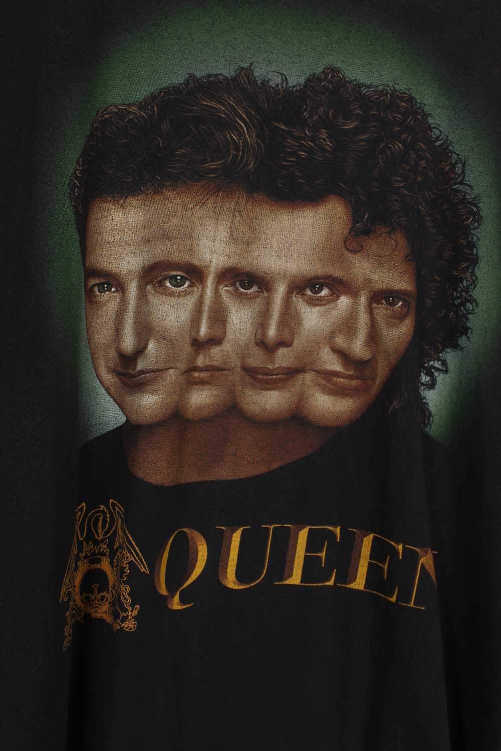 Vintage QUEEN Graphic T-Shirt XL - image 2