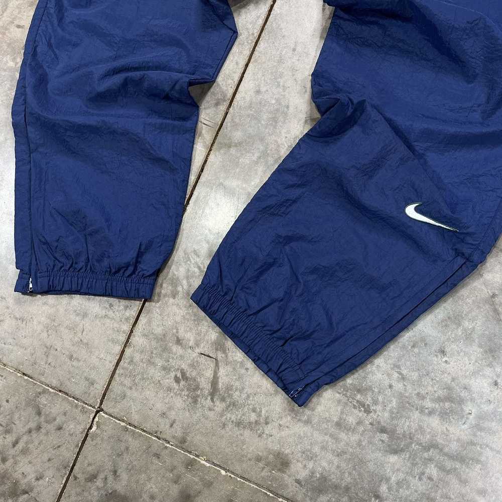 Nike × Vintage Vintage Nike Nylon Pants Baggy Fit… - image 3