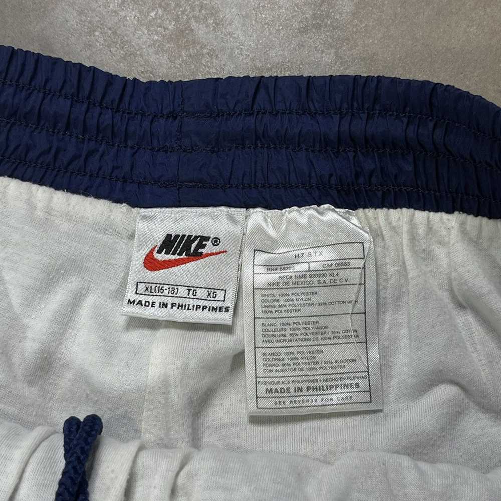 Nike × Vintage Vintage Nike Nylon Pants Baggy Fit… - image 5