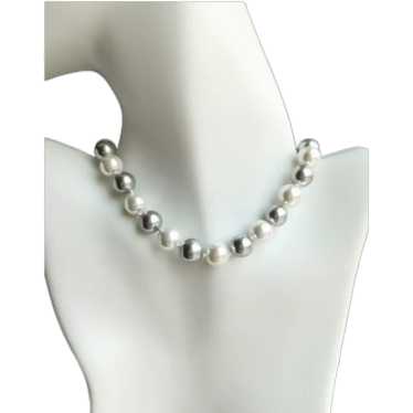 White and Grey Faux South Sea Tahitian Pearl Neck… - image 1