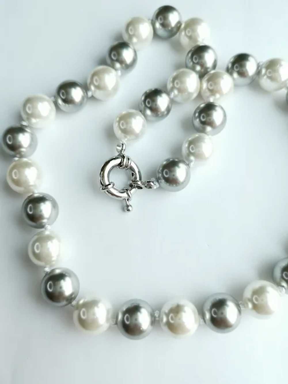 White and Grey Faux South Sea Tahitian Pearl Neck… - image 2