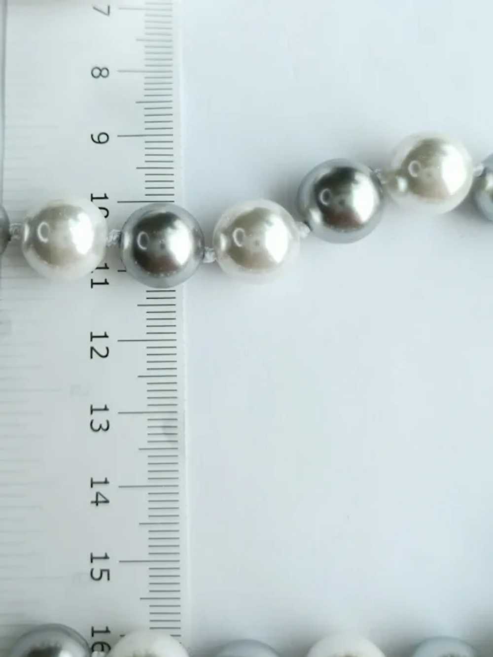 White and Grey Faux South Sea Tahitian Pearl Neck… - image 3