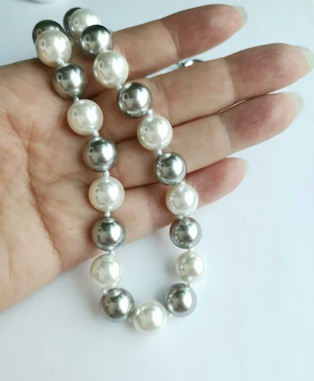 White and Grey Faux South Sea Tahitian Pearl Neck… - image 5