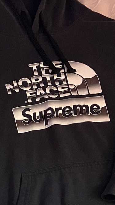 Supreme × The North Face Supreme X The North Face 